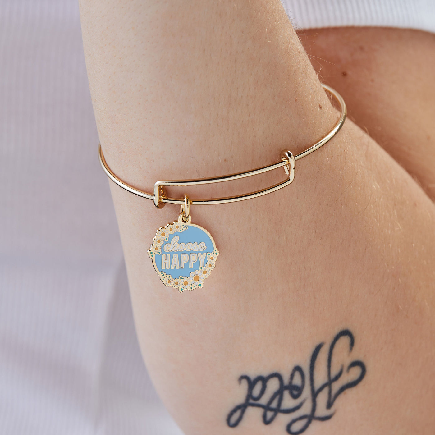 'Choose Happy' Daisy Flower Charm Bangle